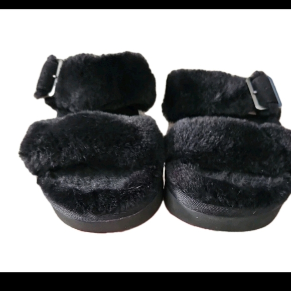 Koolaburra by Ugg Womens Black Fuzz Yeah Slippers 7 - Picture 5 of 10